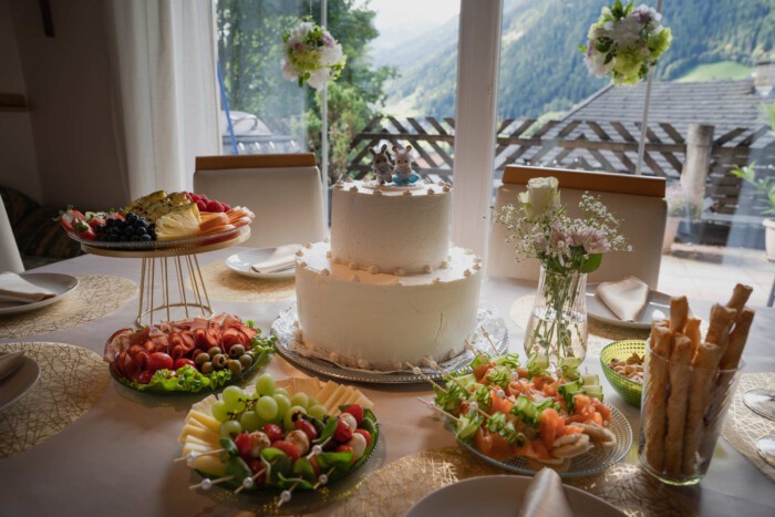 22-Beni-Caroline-Teaser